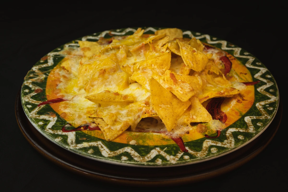 NACHOS CON QUESO